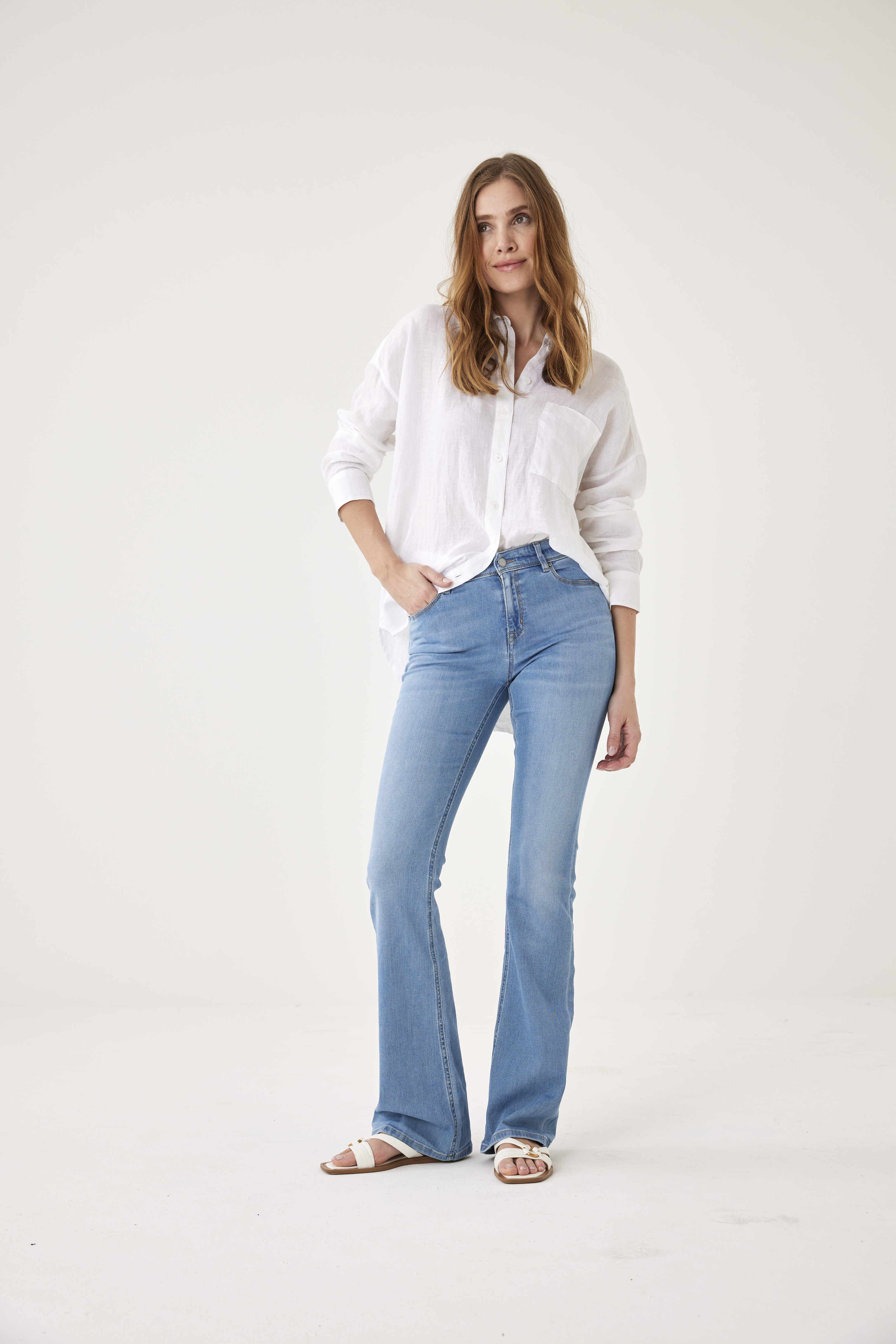 FIT: Nice 104 BOOTCUT - MID WAIST